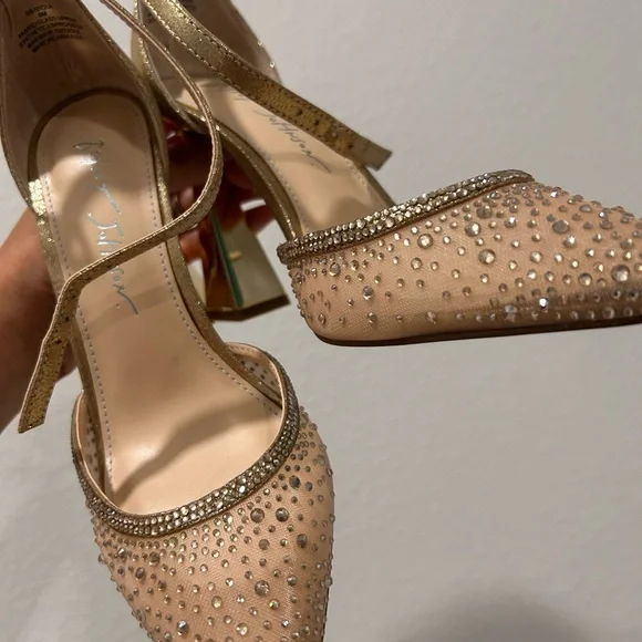 Betsey Johnson Gold and Tan Slingback Heels - Picture 4 of 11